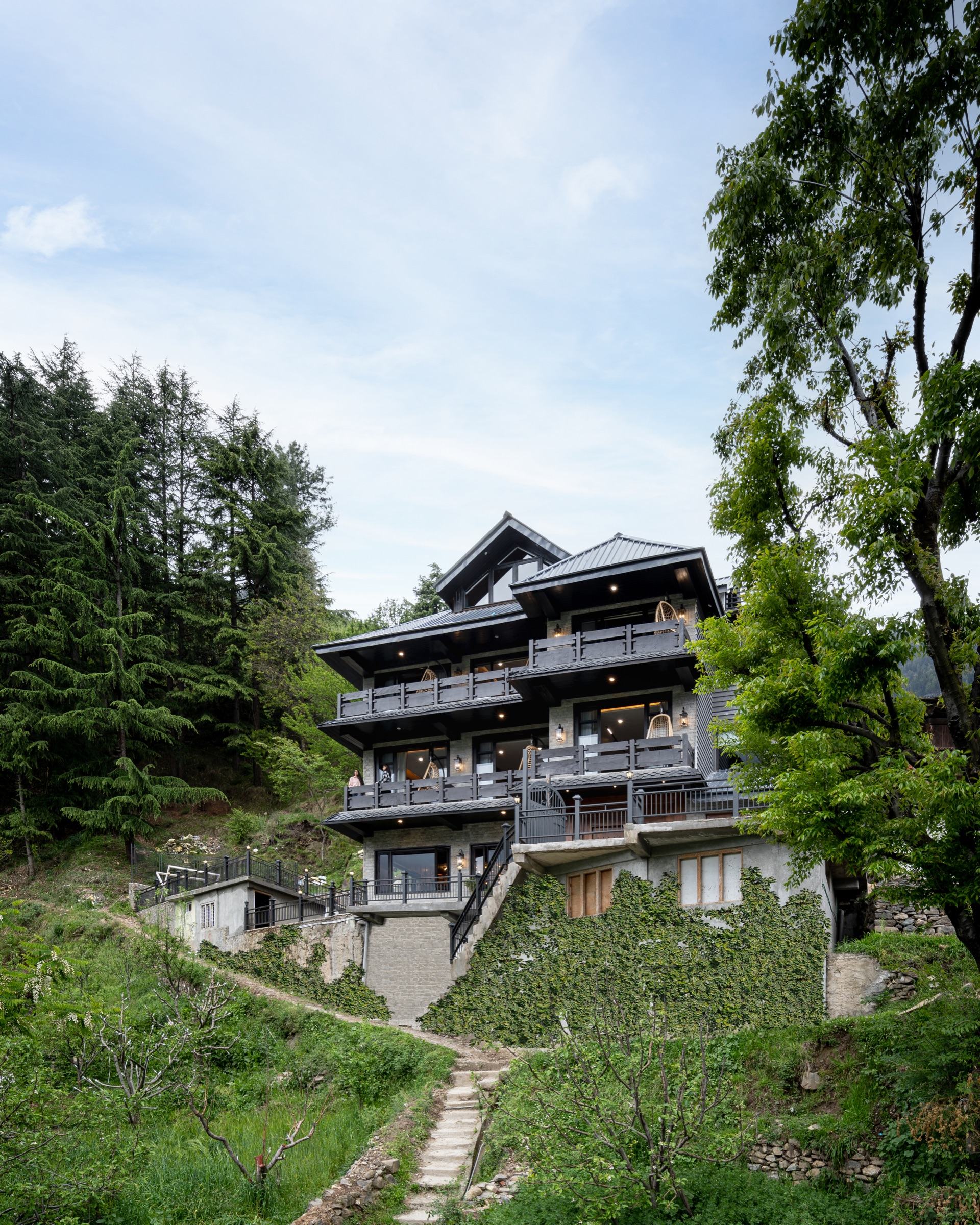 Ark Hunzuru exterior in daylight